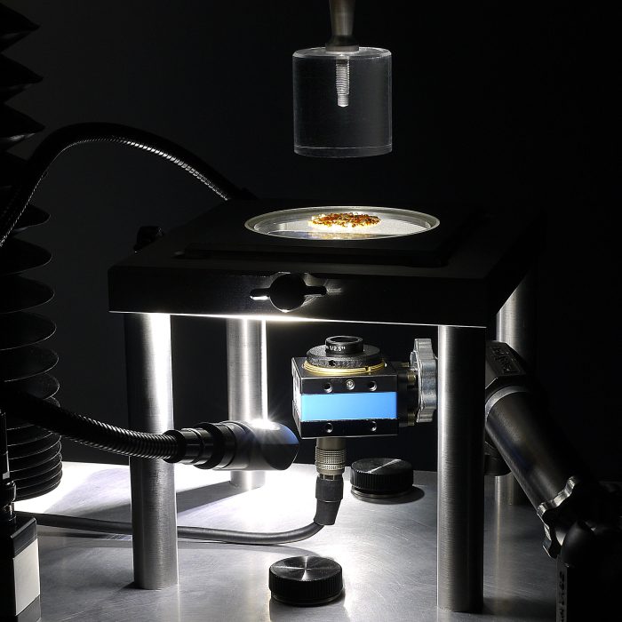 kamera-system zur video-aufnahme und -synchronisierung mit dem texture analyser von stable micros systems - festigkeitsprüfung von granulat.